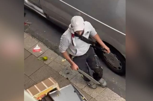 Un sirian arestat în Germania în urma unor incendii soldate cu 30 de răniţi, inclusiv opt copii, răniţi grav, şi unui atac cu o camionetă la Essen. El a ameninţat trecători cu o macetă. Spune poliţiei că a acţionat aşa după ce l-a părăsit soţia