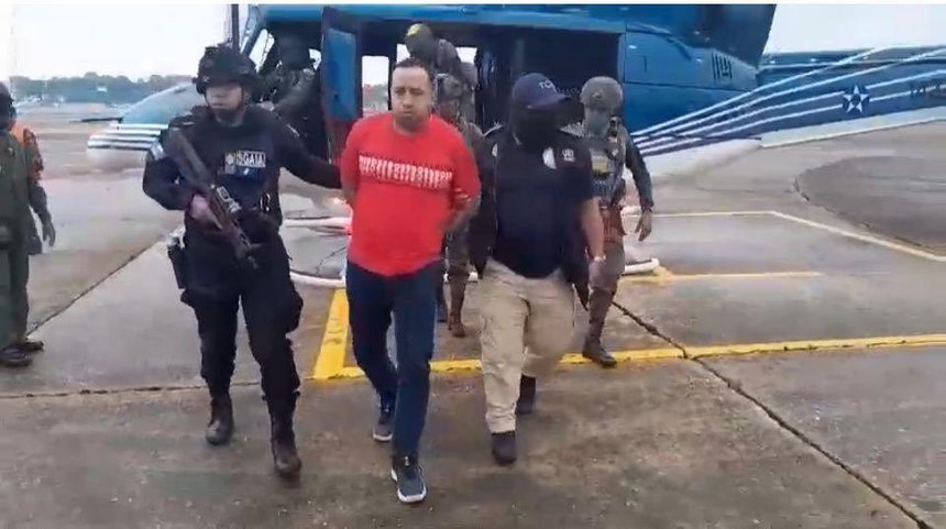 Guatemala arestează ofiţeri de poliţie implicaţi în trafic de migranţi / Gruparea ar fi exploatat aproape 10.000 de migranţi - FOTO / VIDEO