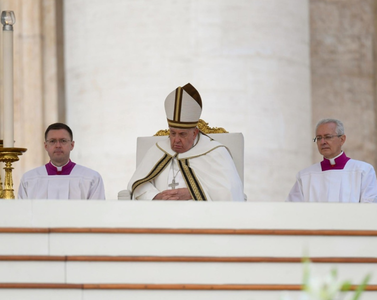 Papa Francisc cere o zi de rugăciune şi post pentru pace la 7 octombrie, la un an de la atacul Hamas în sudul Israelului. Patriarhul Latin al Ierusalimului, cardinalul italian Pierbattista Pizzaballa, cere o zi de rugăciune, penitenţă şi post pentru pace 