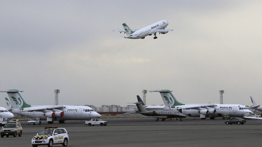 Zborurile de pe toate aeroporturile din Iran, anulate până luni