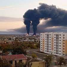 Un incendiu a izbucnit la un depozit de combustibili din Crimeea. Rusia susţine că a doborât 12 drone ucrainene