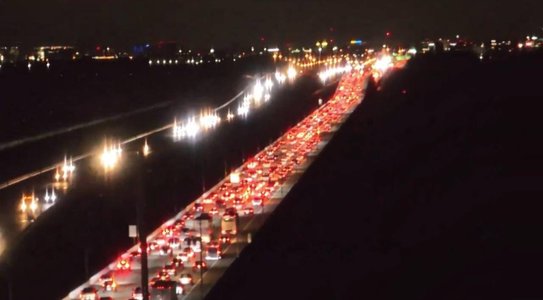 Blocaje în trafic şi criză de combustibil. Mii de persoane din Florida fug din calea uriaşului uragan Milton. Ajuns de intensitate maximă, pare o catastrofă iminentă