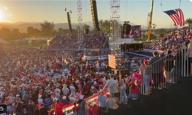 Un bărbat a fost arestat în apropierea mitingului lui Trump din California şi acuzat de posesie de arme