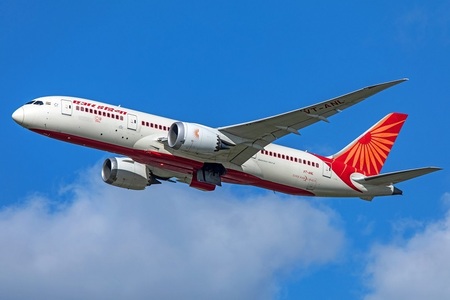 Avion Air India, escortat de aeronave de luptă din Singapore după o ameninţare cu bombă