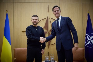 Zelenski, la întâlnirea cu Rutte: Ucraina merită să devină al 33-lea membru al NATO
