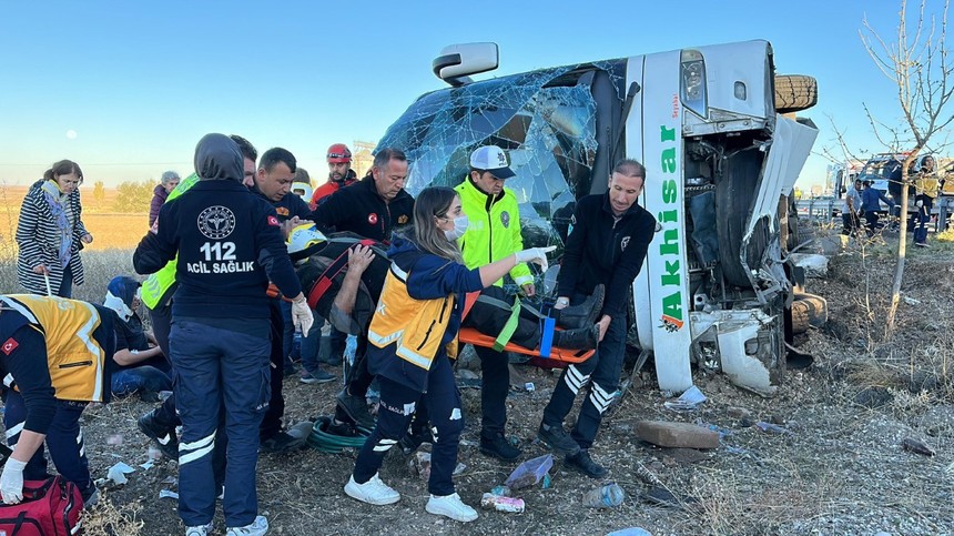 Şase morţi şi 25 de răniţi după ce un autobuz care se îndrepta către Cappadocia s-a răsturnat - VIDEO