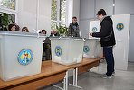 ALEGERI ÎN MOLDOVA: Peste 70 de incidente la secţiile de votare