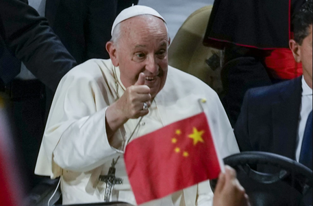 Acordul secret privind numirea cardinalilor în China, prelungit în următorii patru ani cu Vaticanul, anunţă Beijingul