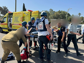 UPDATE-Cel puţin 24 de răniţi în Israel, într-un atac cu camionul într-o staţie de autobuz, la ieşirea dintr-o bază militară, la Ramat Asharon. Patru în stare gravă, evacuaţi la spitale în regiune. Şoferul, ”neutralizat”, anunţă poliţia