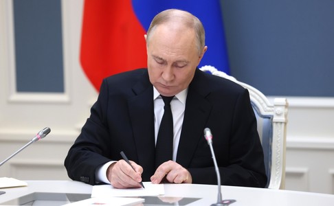 Putin ordonă un nou exerciţiu strategic de antrenament nuclear