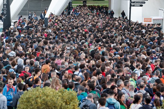 Mii de voluntari ajuta sinistratii din Spania FOTO Facebook Valencia Bonita