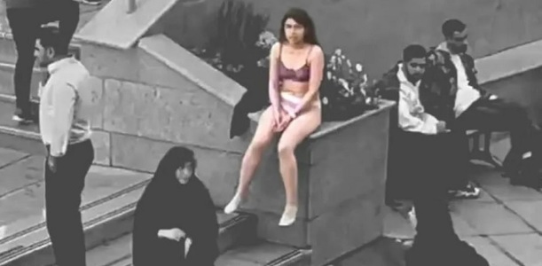 Iran - Studentă arestată după ce s-a dezbrăcat în campusul universitar în semn de protest - VIDEO