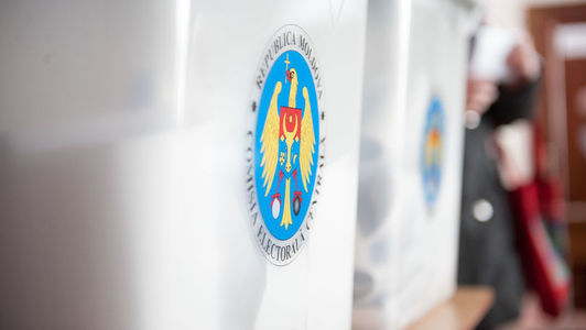 ALEGERI ÎN MOLDOVA: Majoritatea secţiilor de votare s-au închis. La vot au participat peste 1,6 milioane de moldoveni