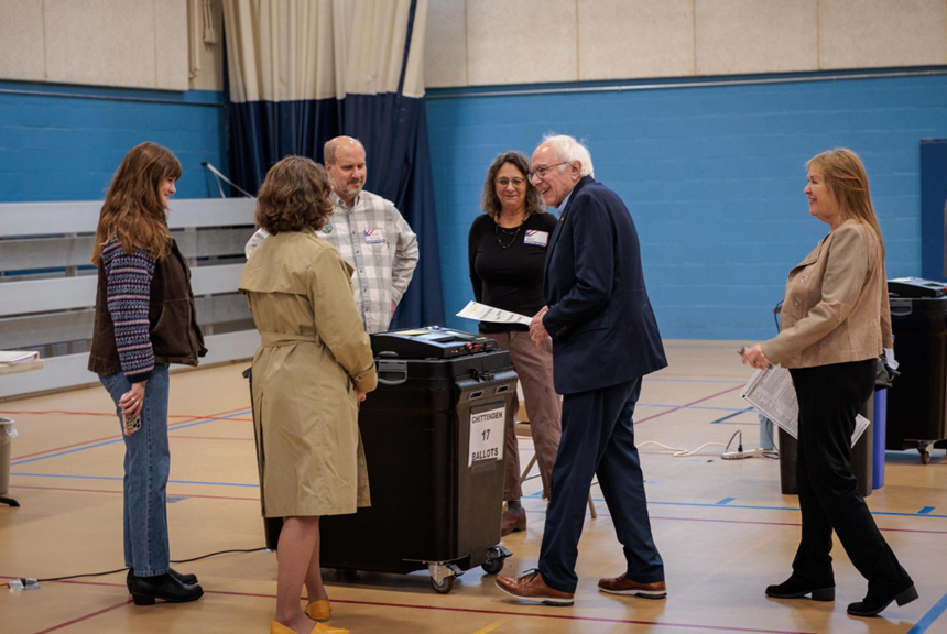 Bernie Sanders, reales senator în Vermont