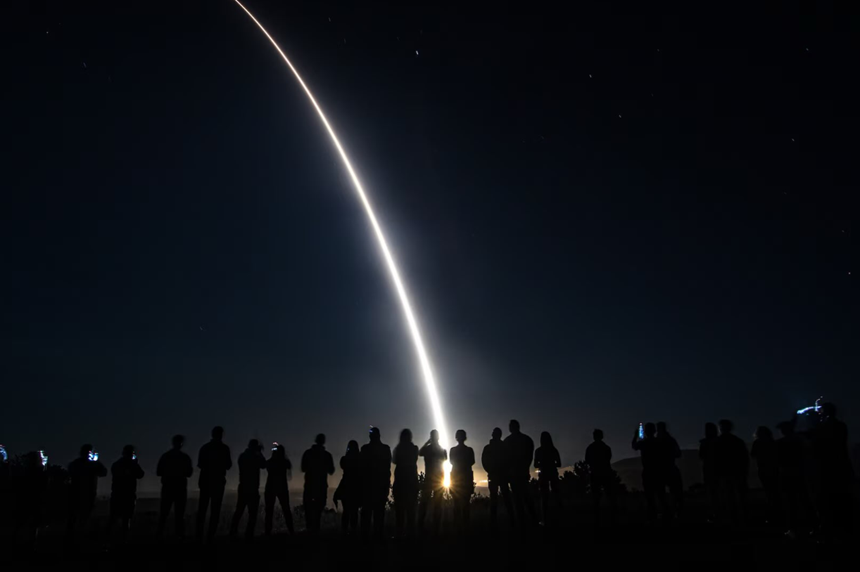 SUA au efectuat un test de rachetă balistică intercontinentală de tip Minuteman III în Pacific, în seara alegerii lui Trump