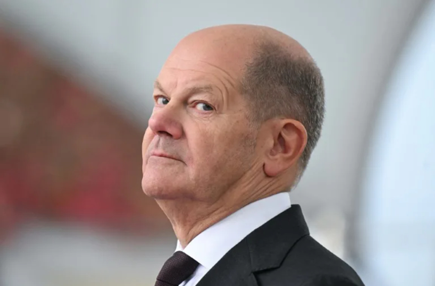 Guvernul lui Scholz se face ţăndări, Germania se îndreaptă către alegeri anticipate. Ministrul Finanţelor destituit în în urma unor ”ultimatumuri”, liberalii ies din Executiv. Scholz urmează să încerce la summitul CPE de la Budapesta să-şi asigure partenerii