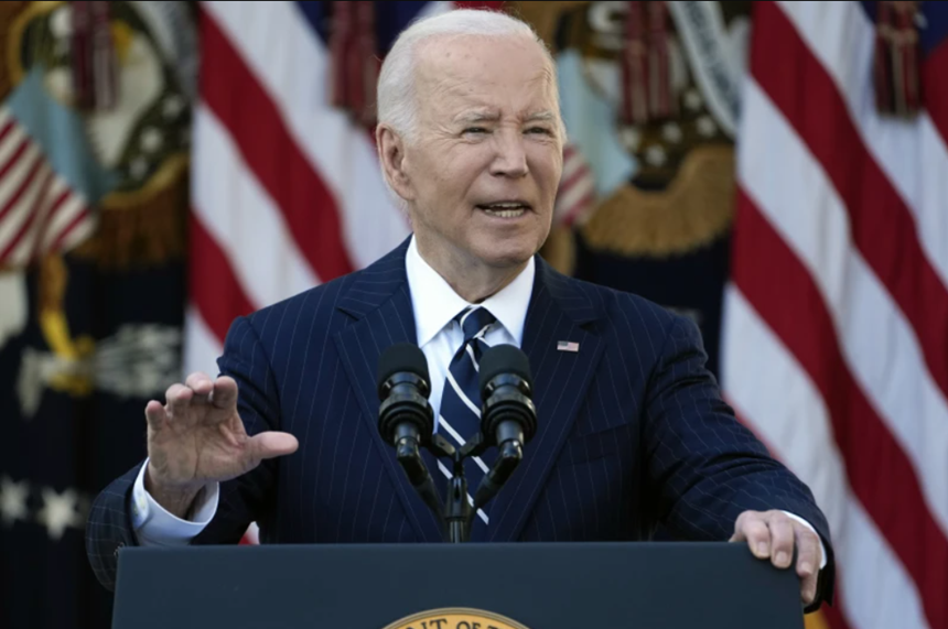 Biden promite, într-o alocuţiune de şase minute în Grădina Trandafirilor, la Casa Albă, după victoria lui Trump, o tranziţie ”paşnică”.”În democraţie, voinţa poporului prevalează întotdeauna”.”Înfrângerile sunt inevitabile, dar abandonul este de neiertat”