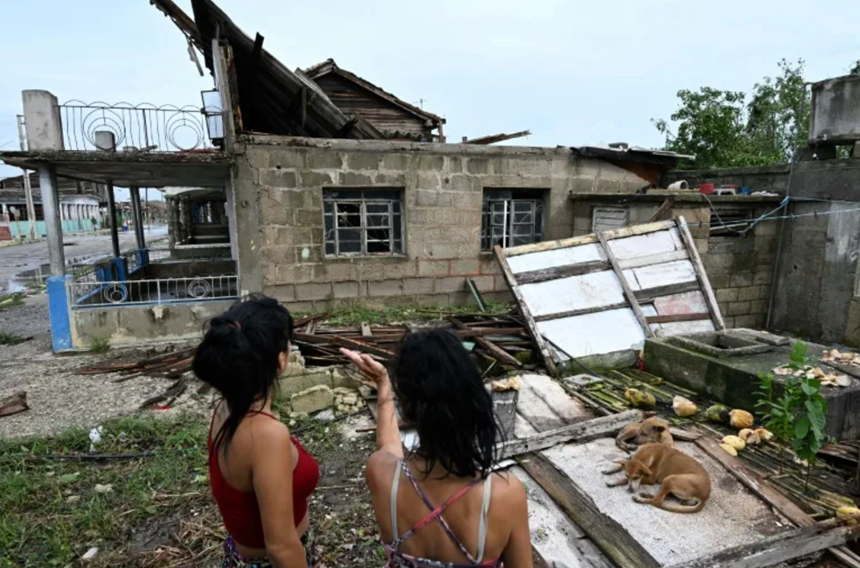 Cuba, rămasă din nou fără electricitate, evaluează pagubele cauzate de uraganul Rafael