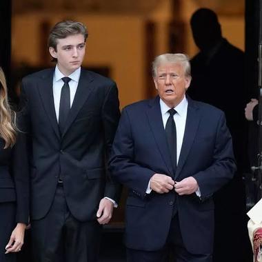WSJ: Barron Trump l-a conectat pe tatăl său la „manosferă”, lumea masculinităţii ostentative din care face parte şi Andrew Tate