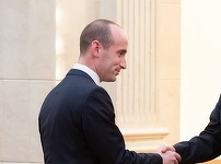 Trump face încă o numire în noua sa echipă de la Casa Albă. Stephen Miller, un adept al liniei dure în materie de imigraţie, va fi şef-adjunct al politicii în noua administraţie