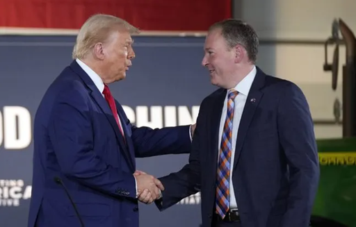 Trump îşi numeşte un apropiat, pe Lee Zeldin, la Agenţia americană de Protecţia Mediului, pentru a stimula economia şi consolida dominaţia energetică a SUA. EPA poate să contribuie la ”eliberarea prosperităţii economice”
