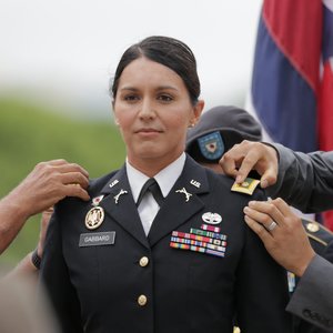 Lumea spionajului este contrariată de alegerea lui Trump pentru şefia serviciilor secrete. Tulsi Gabbard are opinii îngrijorătoare despre Rusia şi Siria. Aliaţii ar putea deveni reticenţi în a mai face schimb de informaţii cu SUA