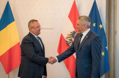 UPDATE - Cancelarul Nehammer a postat luni pe Instagram imagini de la o întâlnire cu Ciucă / Ciucă: M-am întâlnit astăzi la Viena cu Cancelarul  Nehammer. Sunt încrezător că deciziile finale privind Schengen vor fi luate în curând la nivel tehnic  - VIDEO