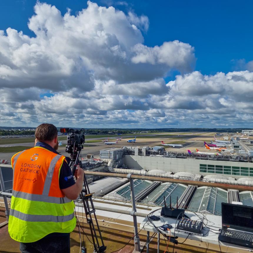 Aeroportul Gatwick din Londra evacuează „o mare parte” a terminalului Sud din cauza unui „incident de securitate”