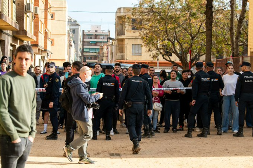 Un muncitor mort şi unul rănit în Spania, în surparea acoperişului unei şcoli afectate de inundaţii, la periferia Valenciei