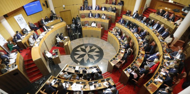 Justiţia franceză interzice folosirea limbii corsicane în Parlamentul local din Corsica