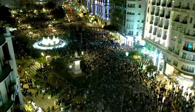 Spania: aproape 100 000 de persoane au manifestat la Valencia, pentru a denunţa gestionarea inundaţiilor