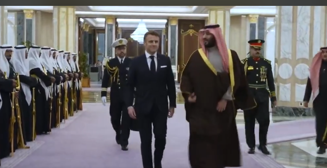 Macron şi prinţul moştenitor saudit Mohammed bin Salman fac apel la alegeri prezidenţiale în Liban
