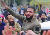 Rebelii islamişti sirieni impun o interdicţie de circulaţie la Damasc până luni dimineaţa. Liderul HTS soseşte în capitala siriană