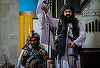 Ministrul taliban al Refugiaţilor, Khalil Ur-Rahman Haqqani, asasinat în sediul ministerului într-un atentat sinucigaş revendicat de Statul Islamic. El era unchiul ministrului de Interne şi fratele fondatorului reţelei Haqqani 