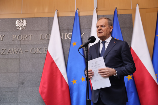 Guvernul polonez adoptă proiecte de lege care limitează parţial dreptul la azil şi emiterea de vize