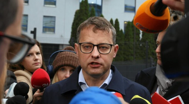 Ungaria îi acordă azi politic unui fost ministru polonez al Justiţiei, Marcin Romanowski, un ales PiS, care fuge de acuzaţii de corupţie, vizat de un mandat european de arestare