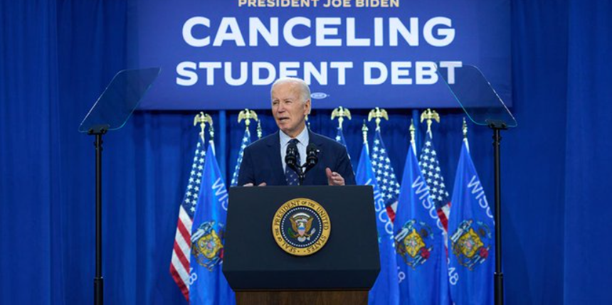 Biden şterge datorii studenţeşti în valoare de peste patru miliarde de dolari ale altor 55.000 de americani