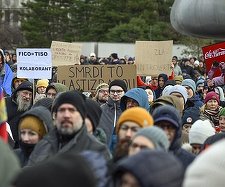 „Miroase a trădare”: Proteste în Slovacia, după ce premierul Fico s-a întâlnit cu Putin la Moscova. Şi Zelenski l-a criticat spunând că atitudinea lui reprezintă „o mare problemă de securitate” - VIDEO, FOTO