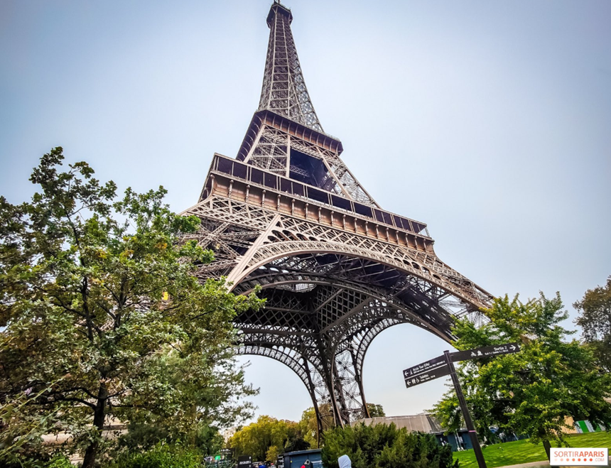 Turnul Eiffel, evacuat din cauza unui scurt-circuit la ascensor şi închis parţial în Ajunul Crăciunului