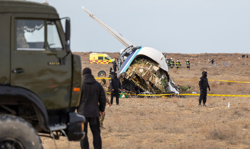 Rusia încearcă să minimalizeze speculaţii prin care este acuzată de doborârea avionului Azerbaijan Airlines în Kazahstan