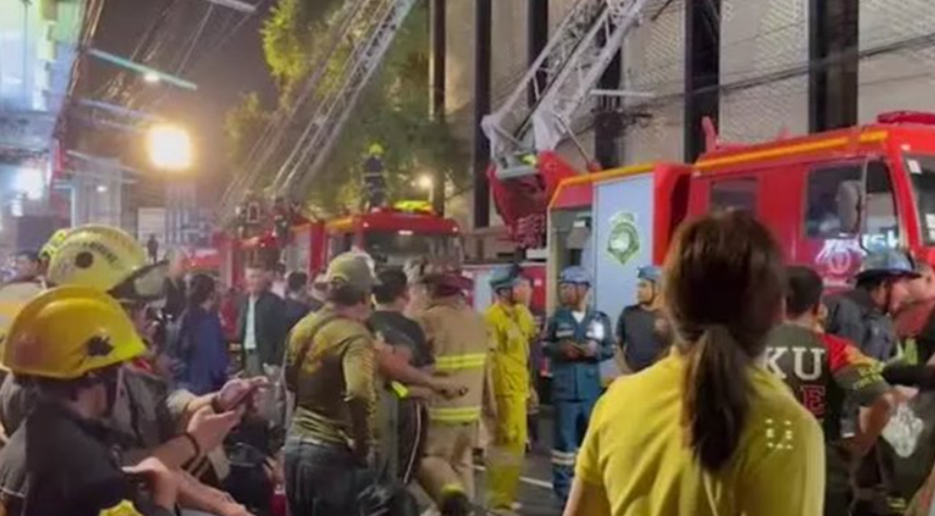 Trei turişti străini, o braziliancă, un ucrainean şi un american, morţi şi alte patru persoane spitalizate, una în stare gravă, în Thailanda, într-un incendiu la un hotel într-un cartier foarte frecventat de turişti la Bangkok