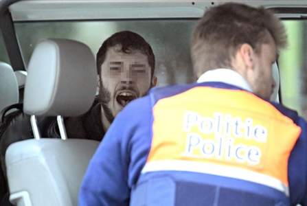 Un bărbat înarmat cu un cuţit încearcă să intre în biroul premierului belgian demisionar Alexander De Croo, absent, după ce ameninţă militari care-l imobilizează