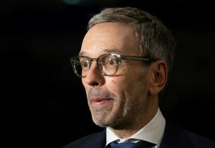 Preşedintele Alexander Van der Bellen însărcinează extrema dreaptă să poarte negocieri în vederea formării unui guvern, o premieră în istoria Austriei