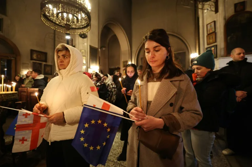 Mii de manifestanţi în faţa Parlamentului, la Tbilisi, de Crăciunul ortodox pe stil vechi