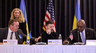 Zelenski cere în Germania ajutor suplimentar şi trupe din Occident, înaintea ”noului capitol” Trump. Lloyd Austin anunţă la ultimul său Grup de Contact la Ramstein un ajutor militar de 500 mil $. UE, ”pregătită să preia ştafeta” conducerii susţinerii militare a Ucrainei 