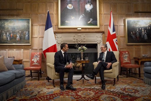 Emmanuel Macron a sosit în Marea Britanie pentru a discuta cu premierul Keir Starmer inclusiv despre Ucraina