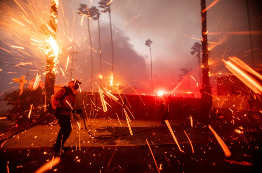 UPDATE-Bilanţul victimelor incendiilor de la Los Angeles creşte la zece morţi. Cinci incendii au devastat o suprafaţă cât San Francisco. 180.000 de persoane au primit ordin de evacuare, 10.000 de clădiri distruse. 1,5 milioane de persoane fără curent