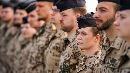 Germania îşi înfiinţează o divizie militară dedicată exclusiv apărării teritoriale