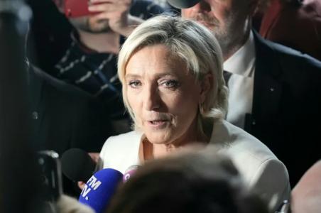 Marine Le Pen spune că nu se va "ierta niciodată" pentru excluderea tatălui său din FN