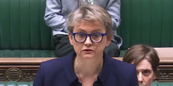 Guvernul britanic anunţă în Parlament anchete cu privire la violuri şi exploatarea sexuală a unor fete, a căror gestionare de către autorităţi a fost virulent atacată de Elon Musk